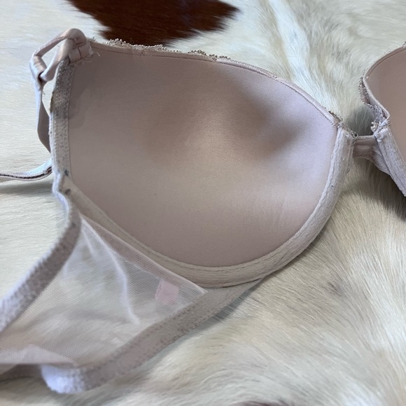 Victoria’s Secret Nude Lace Push Up Bra - Picture 7 of 11